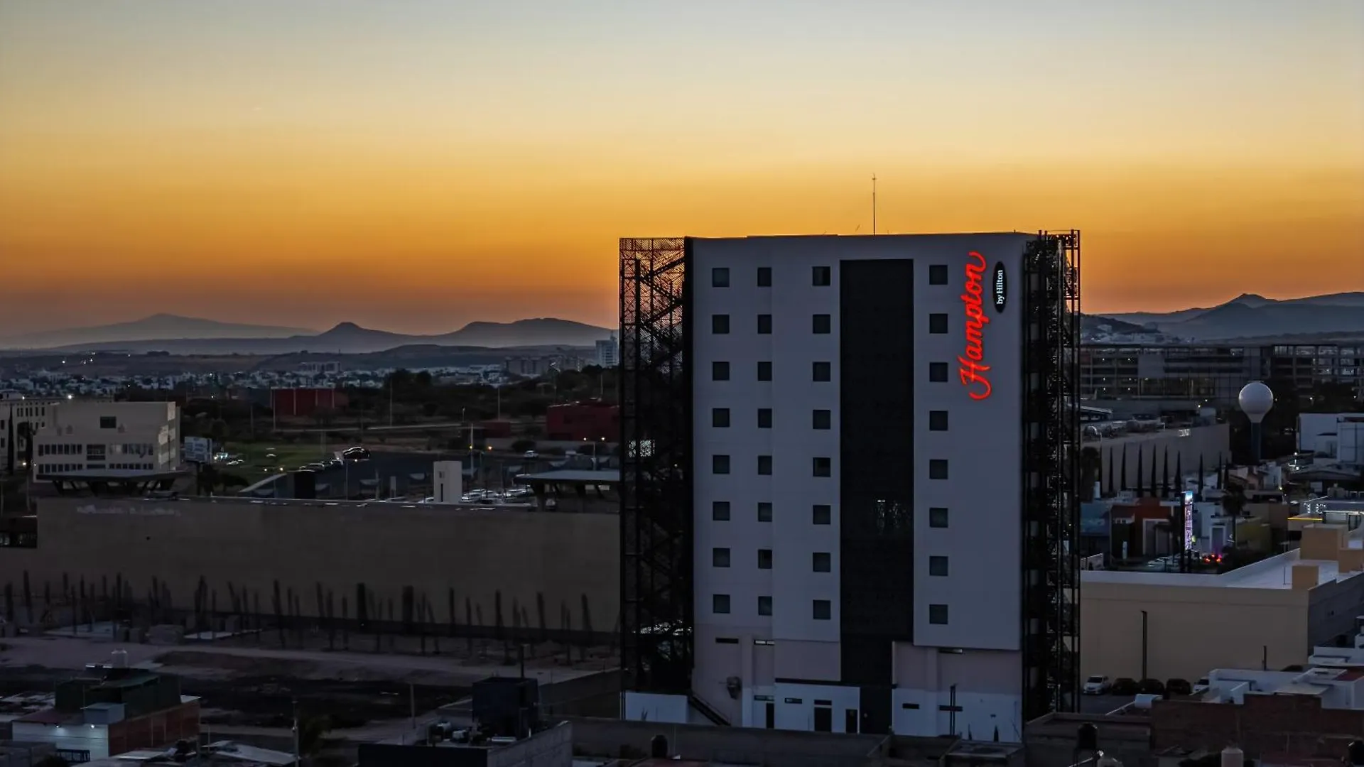 ***  Hotel Hampton By Hilton Queretaro Juriquilla México